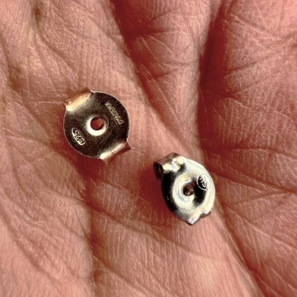 Vintage 70’s Native Black Onyx Post Earrings - Picture 6 of 12